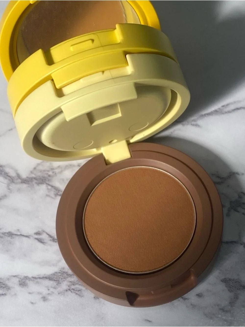 Kaja Beauty Bento Bouncy Eyeshadow‎ Trio Set Alotta Colada Limited Edition